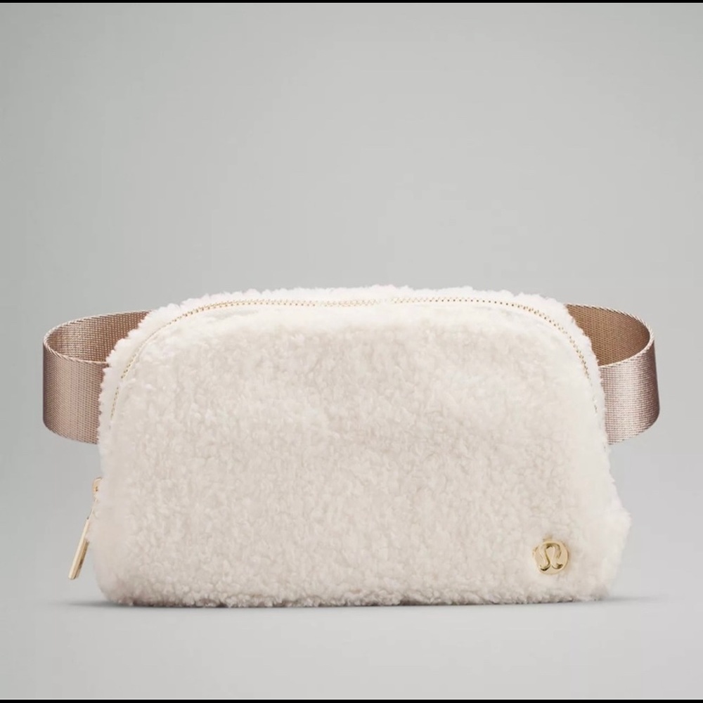 LULULEMON Everywhere Fleece Belt Bag